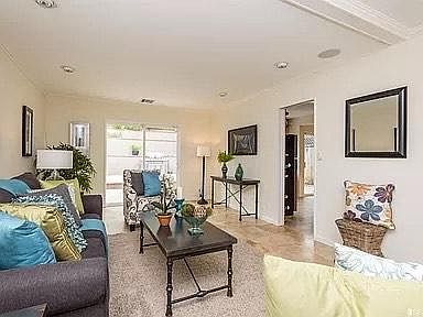 4th image of 49 Saint Michaels Ct