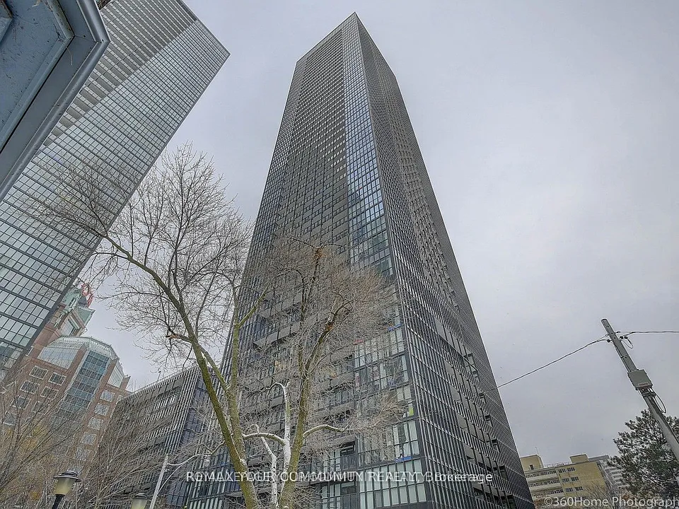 101 Charles St E #1604