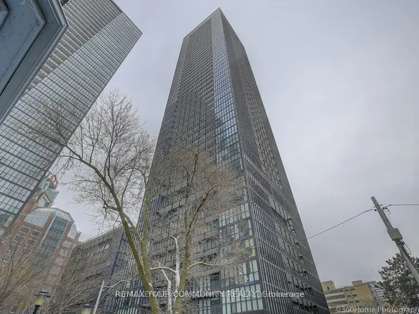 101 Charles St E, Toronto, ON