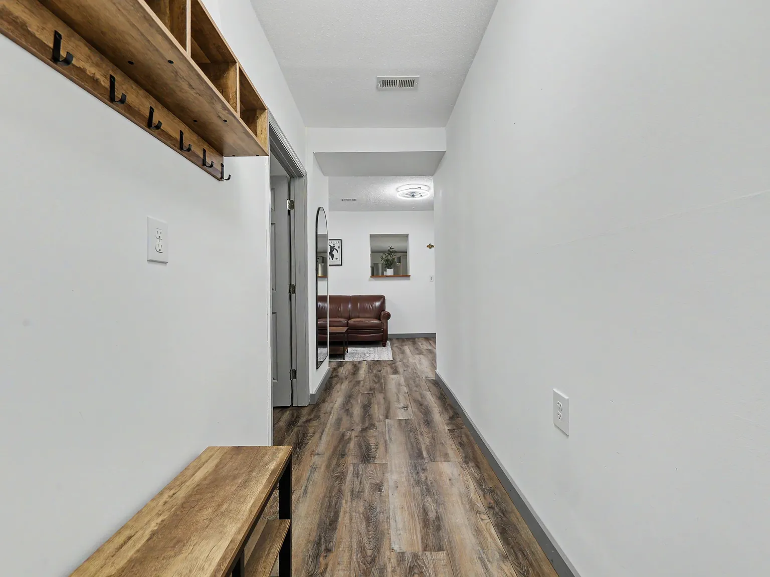 2 bed, 1040 sqft, $1,800 — Photo 4