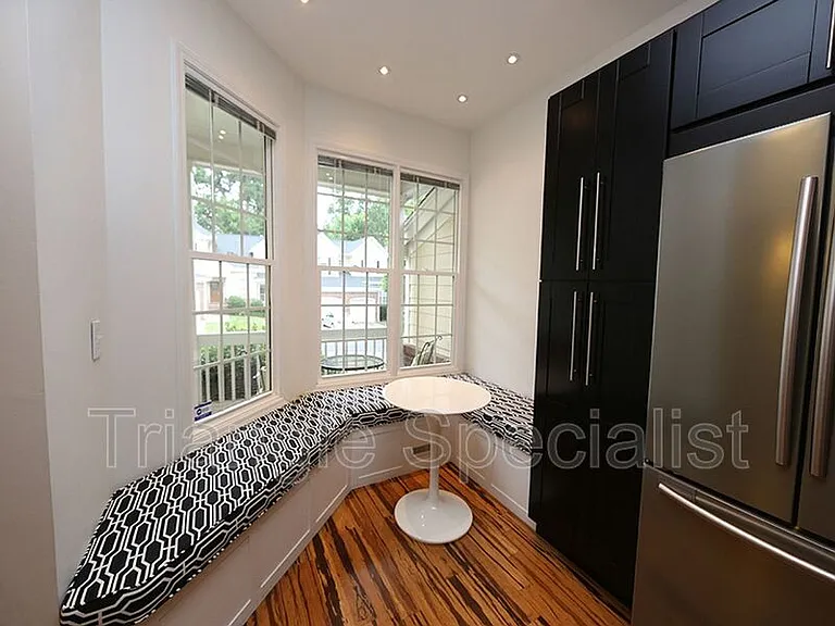 7648 Astoria Pl — Photo 4