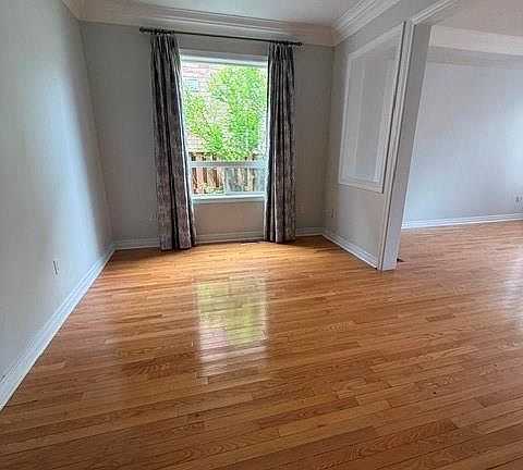 4th image of 27 Village Lake Cres
