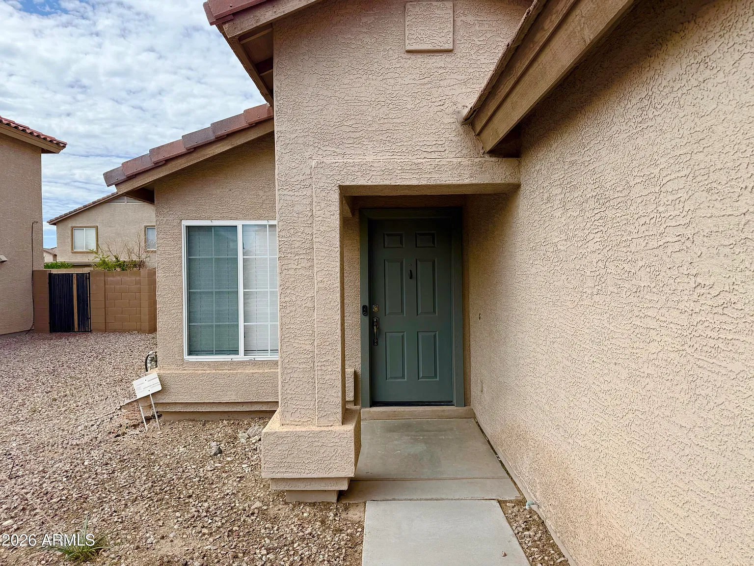 3 bed, 2.0 bath, 1238 sqft, $1,585 — Photo 2