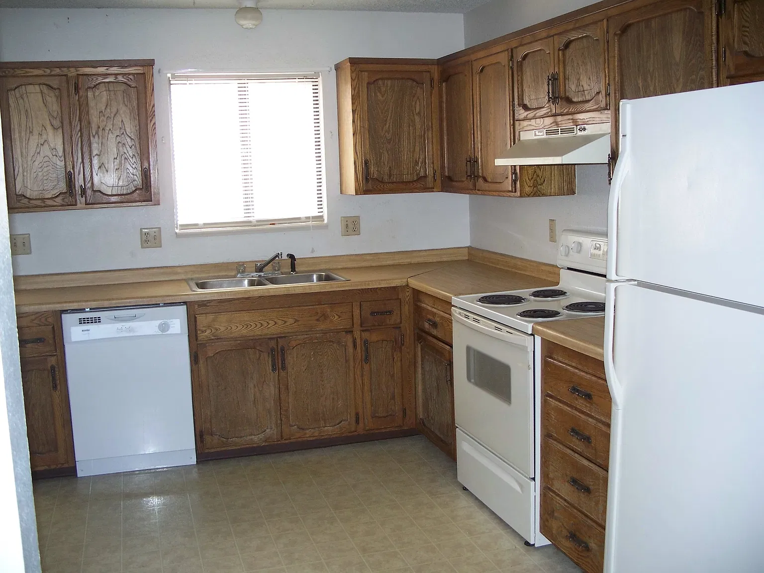 2 Bedroom Duplex near Rocky Mountain Elementary — Photo 4
