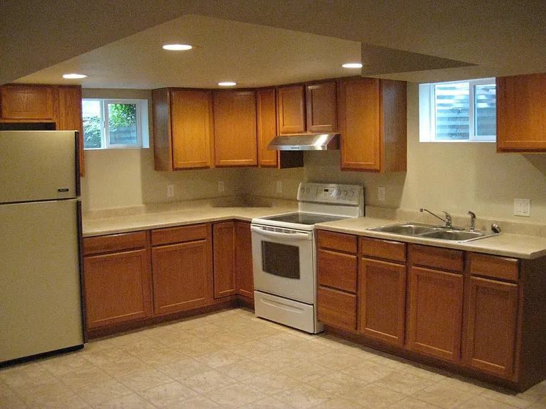 1335 Revere St — Photo 7