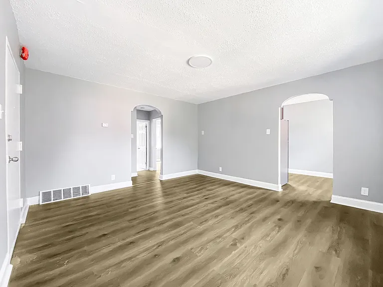 Willow Court Apartments — Photo 18