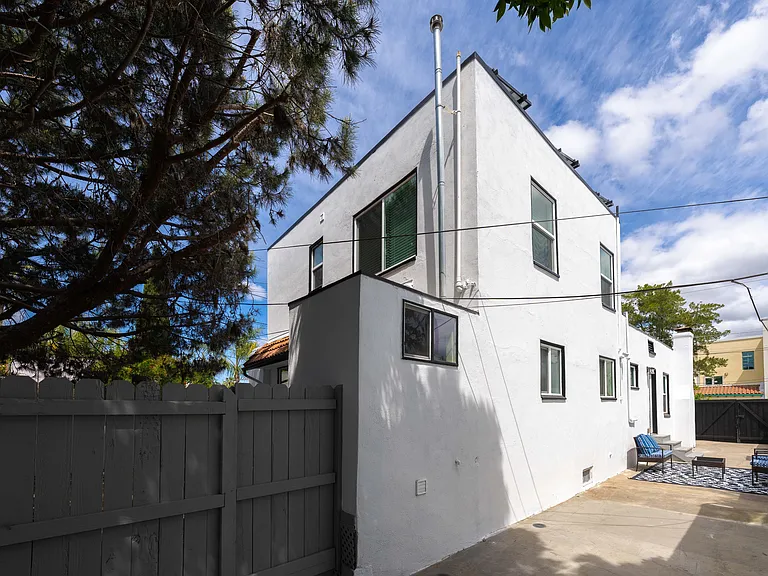 2631 1/2 Collier Ave — Photo 23