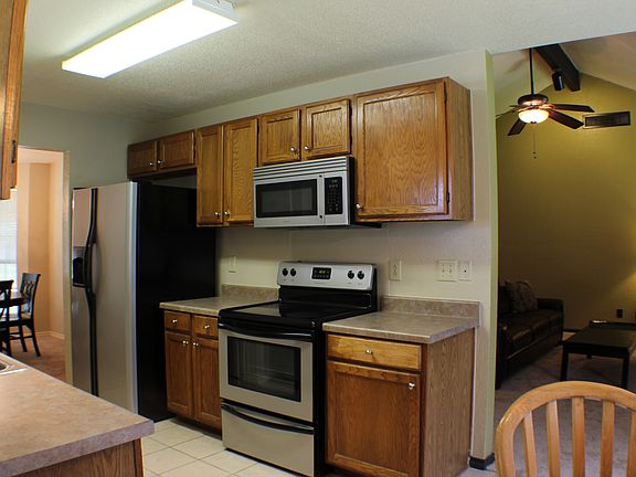 5th image of 1301 Chicota Dr