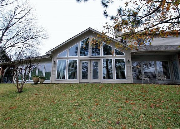 2nd image of 111 Avery Ln
