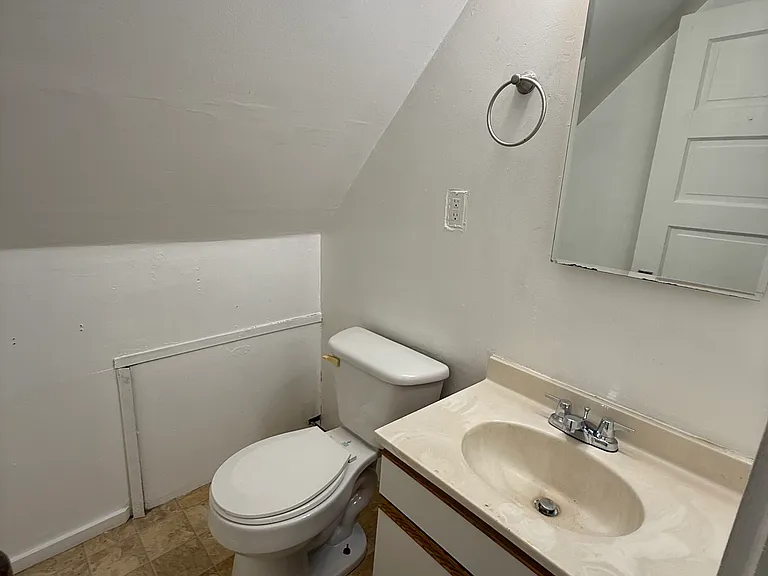 307.5 Arthur Ave — Photo 9