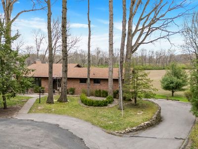 4935 W Carriage Dr, New Palestine, IN, 46163