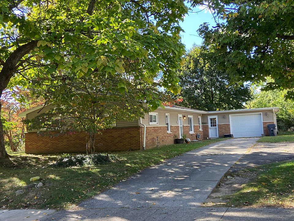 2nd image of 926 Pleasant Ave