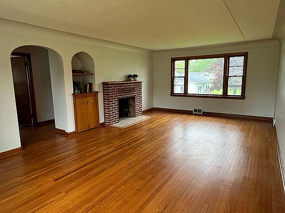 5th image of 1111 W Main St