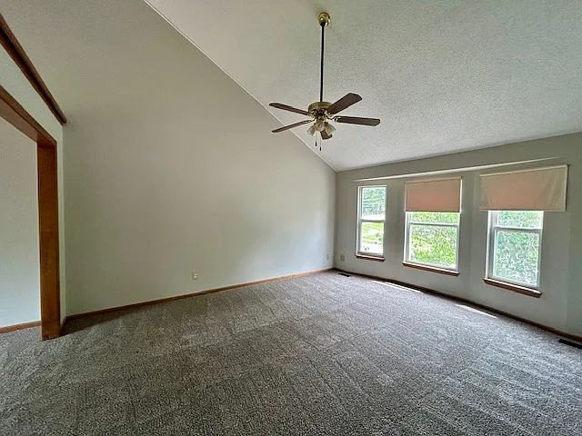 512 McDonald Rd — Photo 2