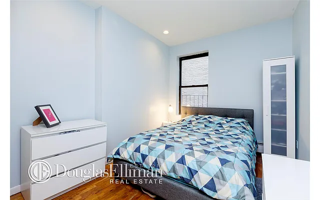 Sold by Douglas Elliman | media 18