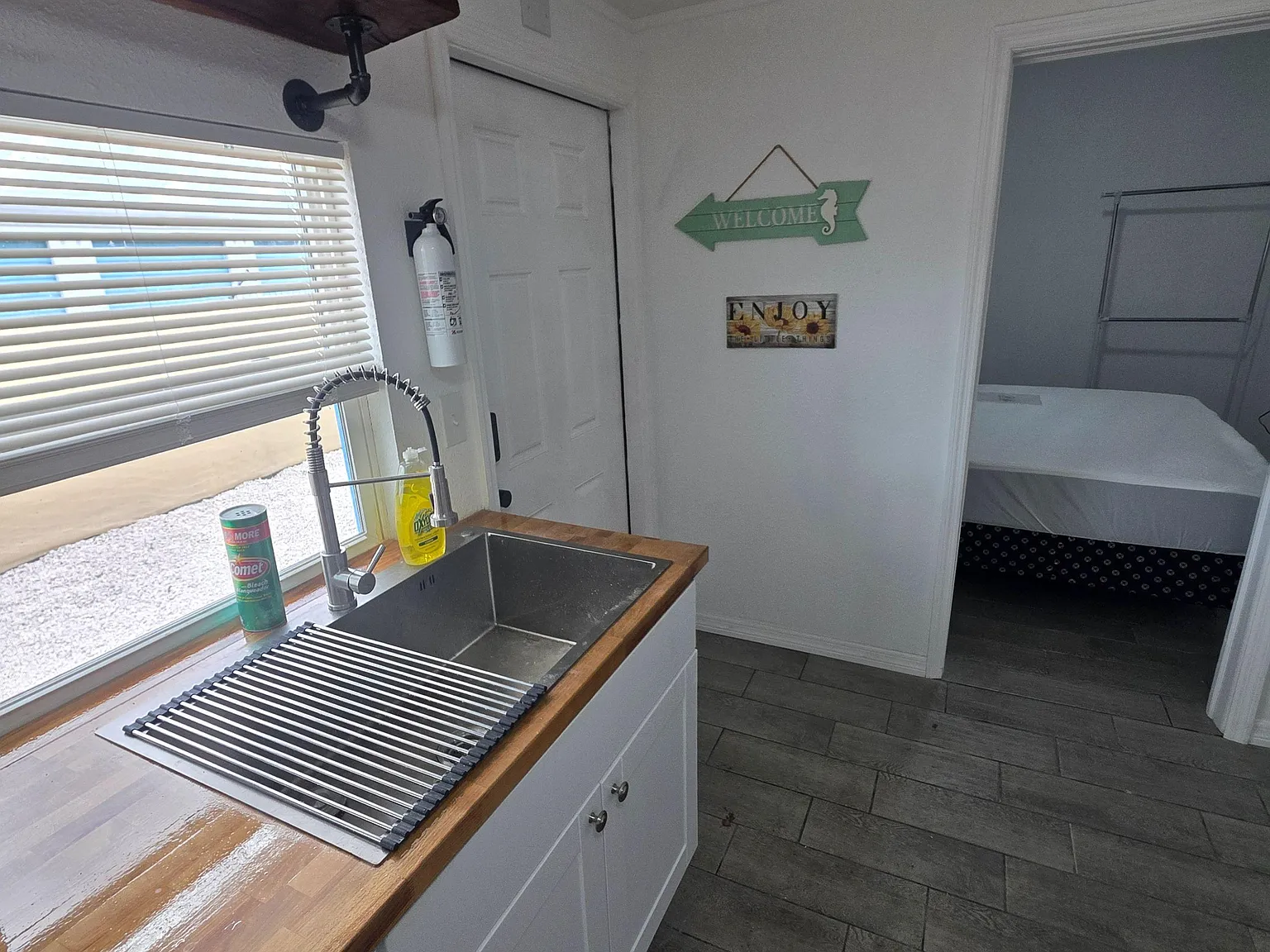 4 bed, 2.0 bath, 1600 sqft, $901 — Photo 4