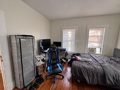 4th image of 131 Brook St #2