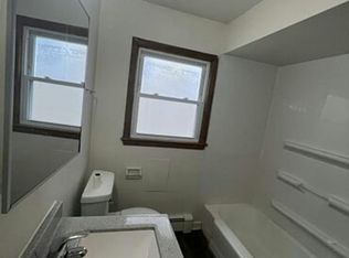 1571 S 76th St, West Allis, WI 53214