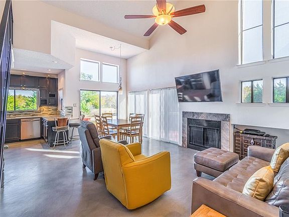 5th image of 129 Summer Place Cir
