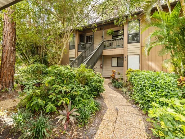 1711 Pelican Cove Rd #443, Sarasota, FL 34231