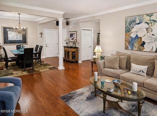 207 Knightsbridge Lane #1207, Morganville, NJ 07751