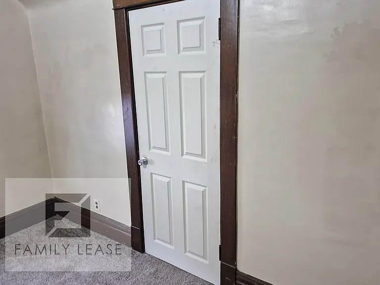 596 Lafayette Ave — Photo 43