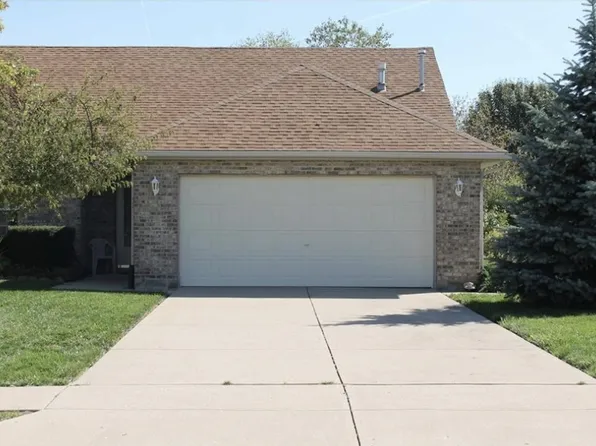 135 S Old Mill Rd, Englewood, OH 45322