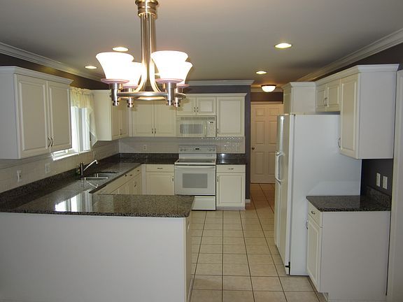 2nd image of 44171 Meadowlake Dr