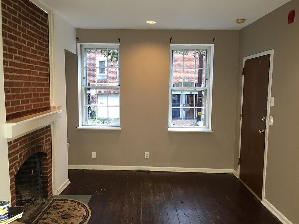 1st image of 313 Queen St Floor 1