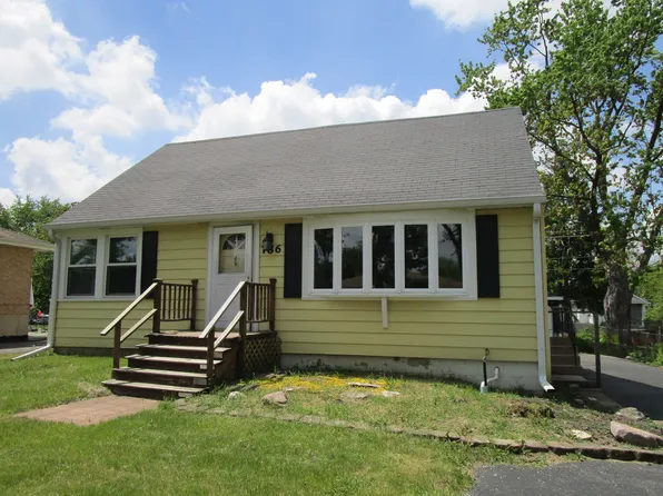 786 N Van Auken St, Elmhurst, IL 60126