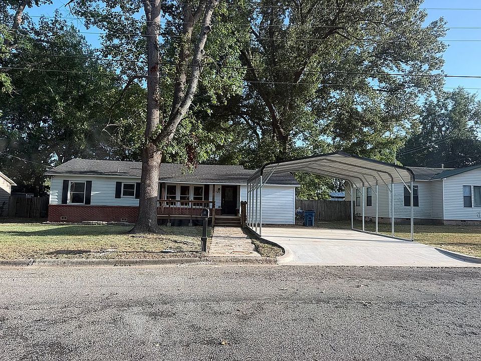 1st image of 304 Redbud Ln