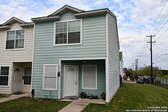 1st image of 22 Bratton Dr