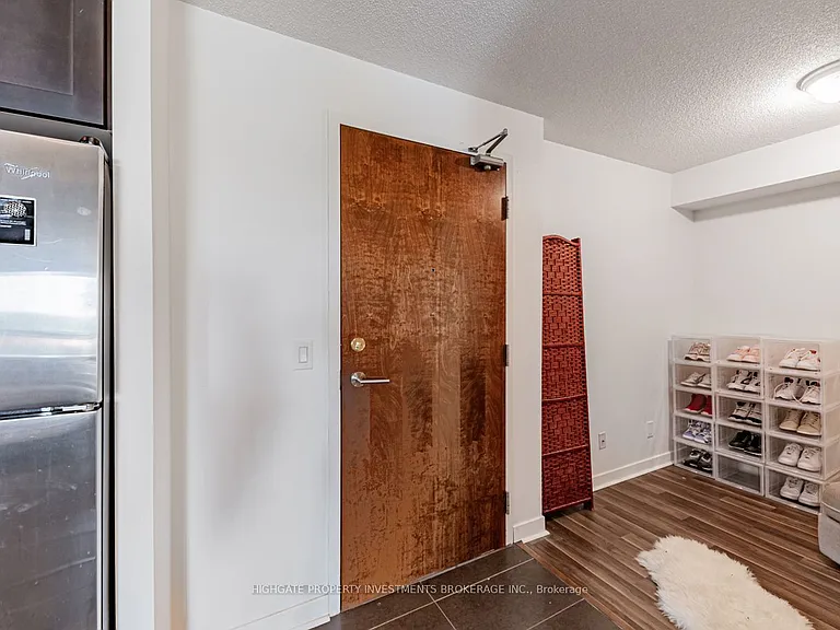 1235 Bayly St #907 — Photo 5