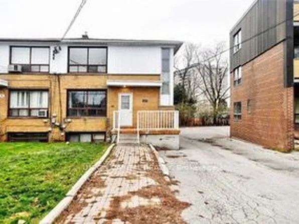 100 Rajah St #3, Toronto, ON M6A 2J3