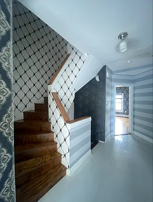 Rented by Ariel Property Advisors | media 2