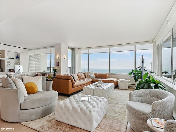 4th image of 1000 N Lake Shore Plz 19b-apt 19B