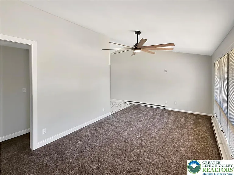 308 Hemlock Ln — Photo 7