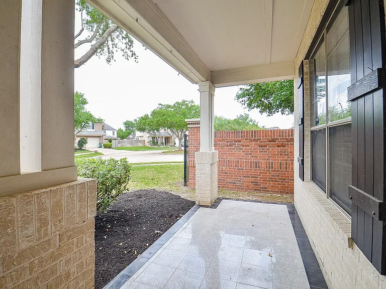 3911 Fallsbrook Ct — Photo 3