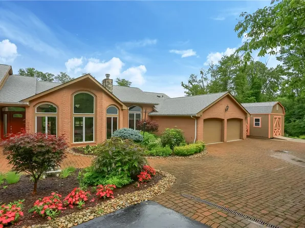 377 Magee Rd, Sewickley, PA 15143