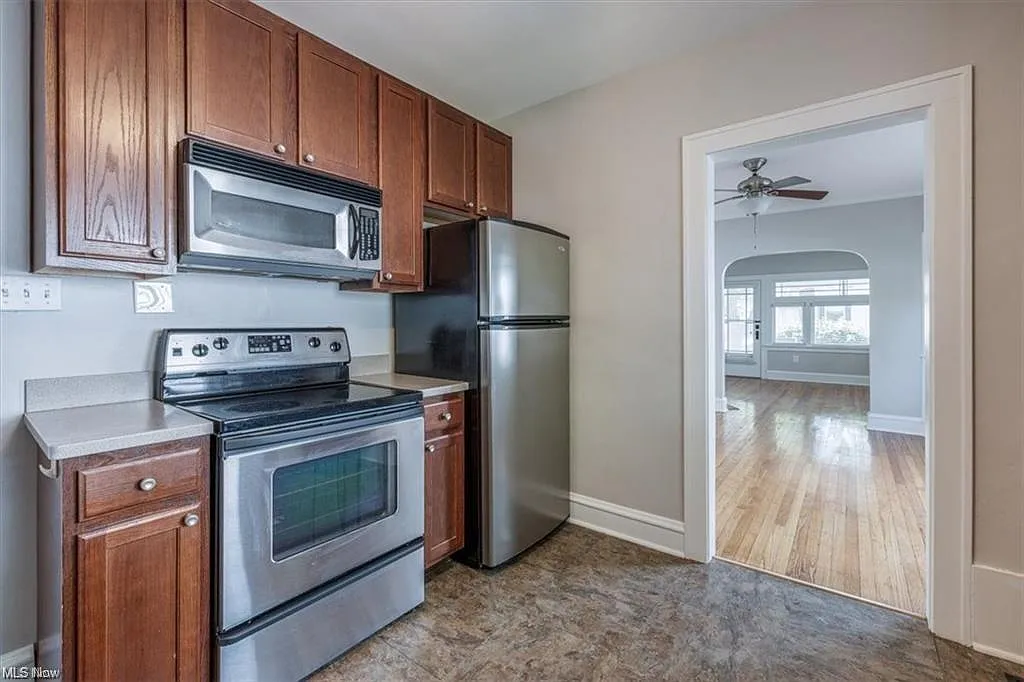 2 bed, 1100 sqft, $1,500 — Photo 3