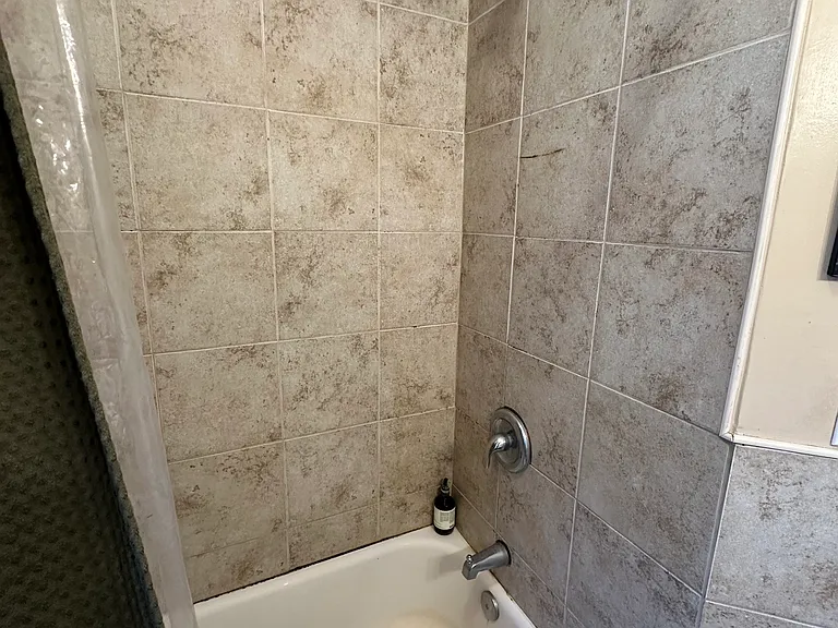 1214 N Wolcott Ave #1R — Photo 10