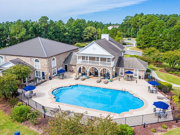 3rd image of 100 Delaney Dr #720