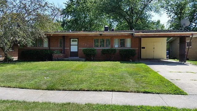 327 E 170th St photo 1