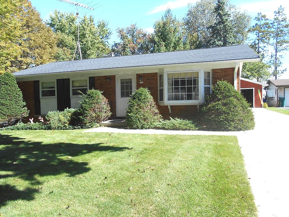 1st image of 216 S Oakwood Blvd