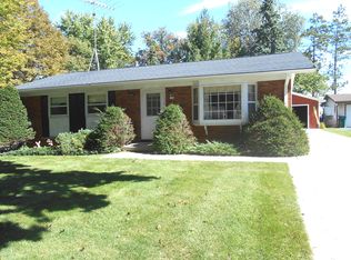 216 S Oakwood Blvd, Hustisford, WI 53034