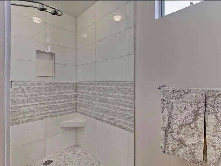 3415 6th Ave #15 — Photo 11