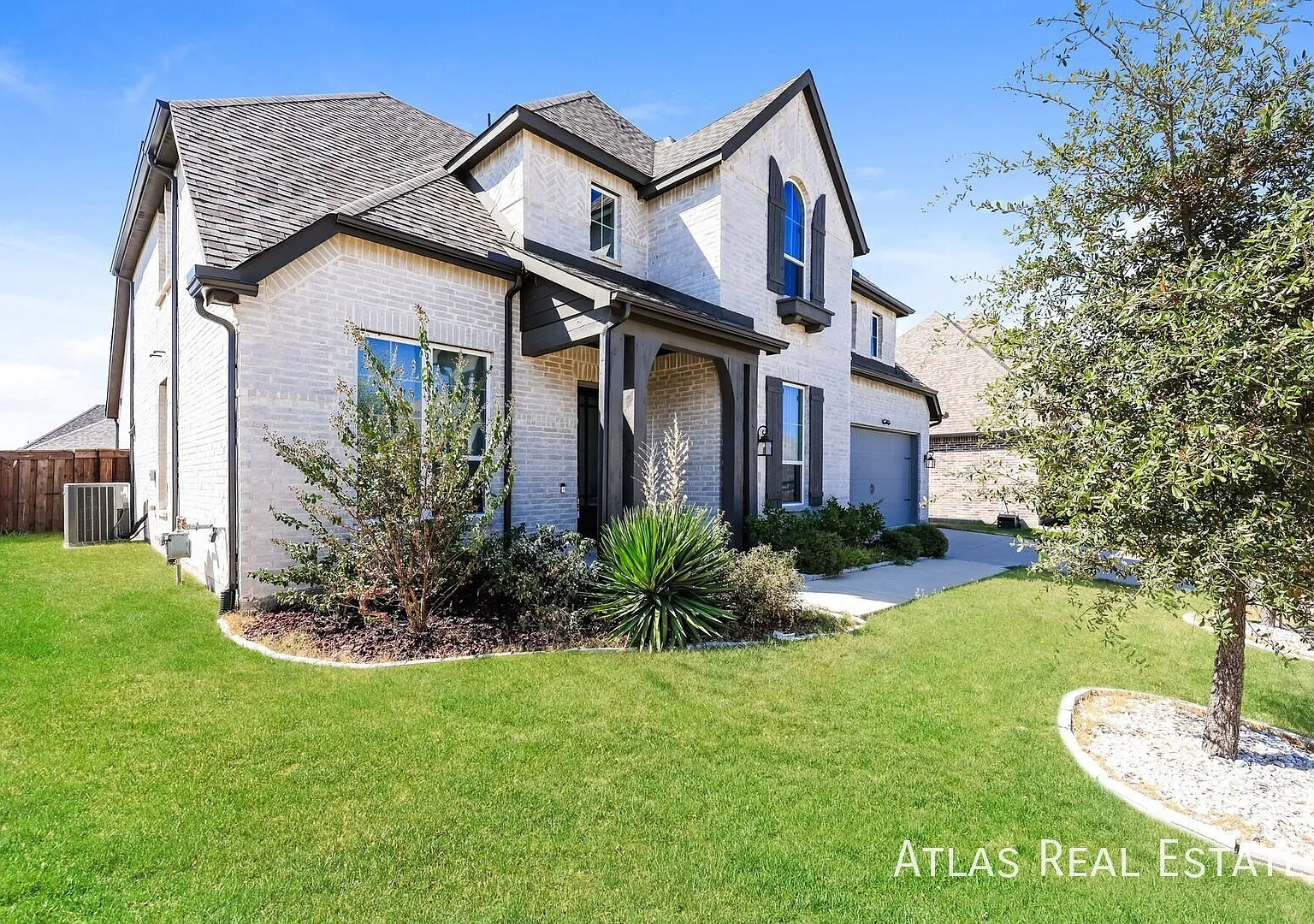 Stunning 5-Bed, 4-Bath Family Home in Devonshire (Forney, TX)Available Now! — Photo 1