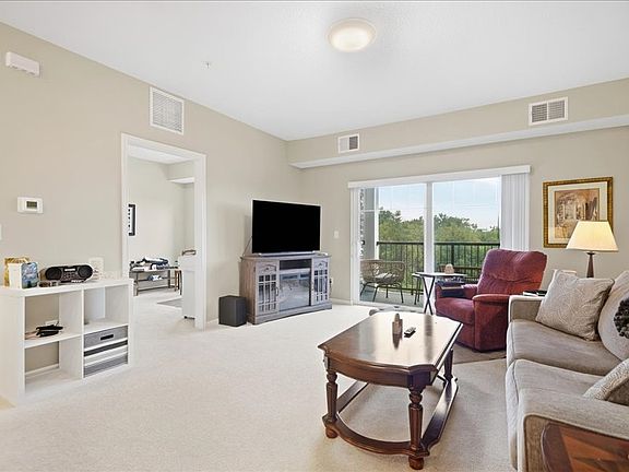 5th image of 2592 Middle Rd #217
