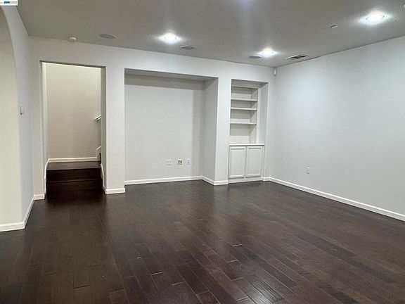 4th image of 6042 W Branch Rd
