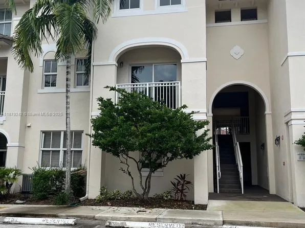 11401 NW 89th St APT 220, Doral, FL 33178